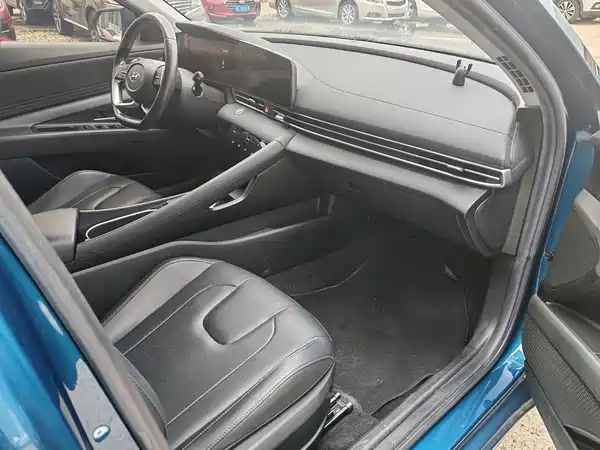 Hyundai Elantra 2021