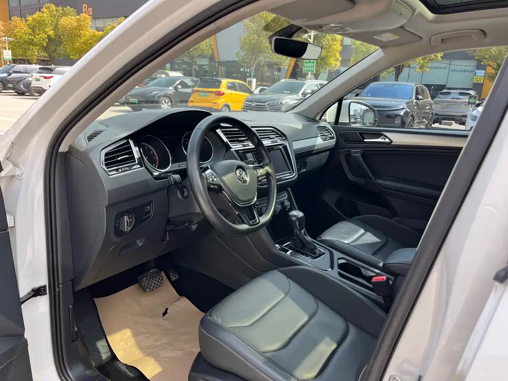 Volkswagen Tiguan L 2018 — фото 7