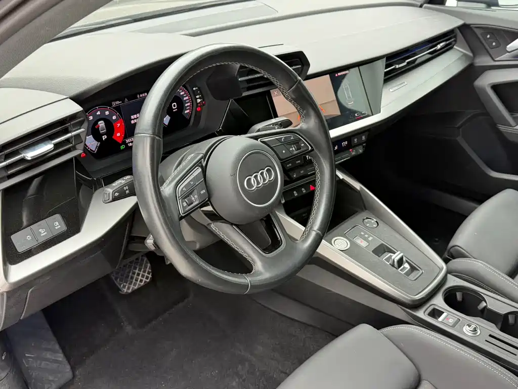 Audi A3 2023 — фото 10