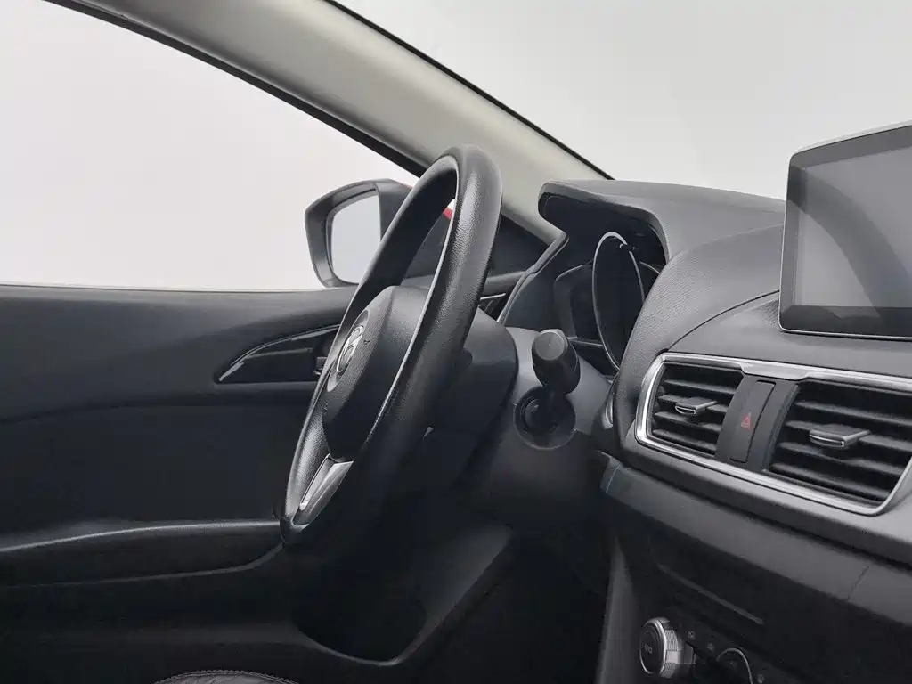 Mazda 3 Axela 2016 — фото 22