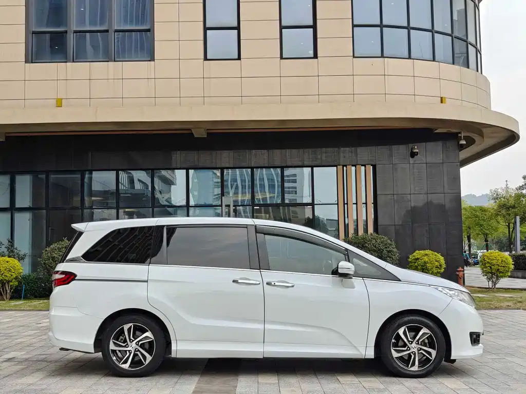 Honda Odyssey 2017 — фото 4