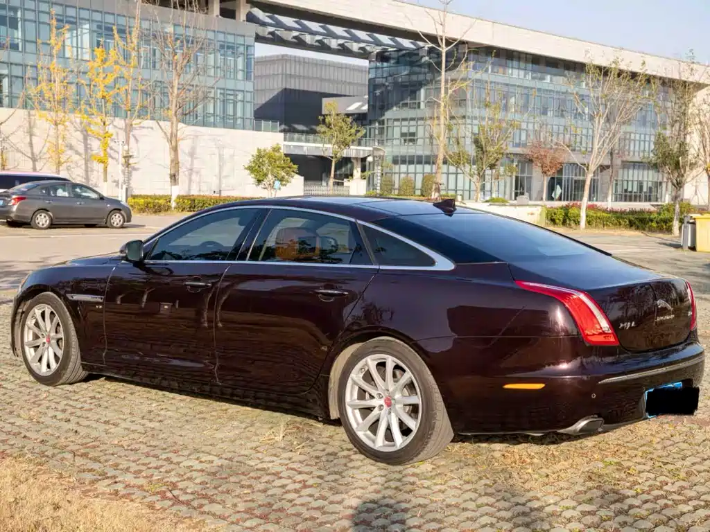 Jaguar XJ 2015