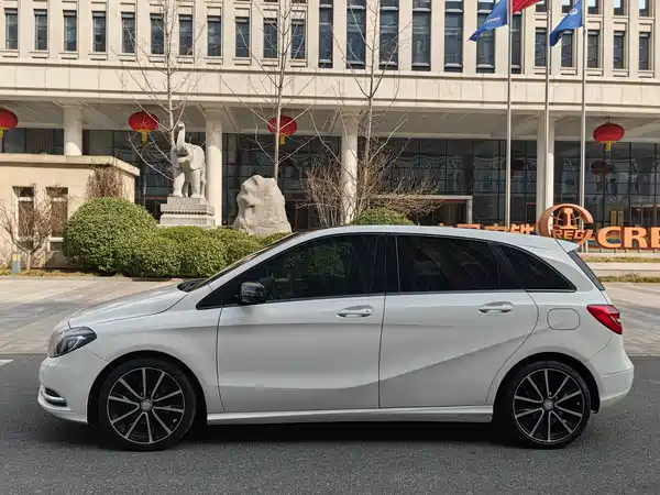 Mercedes-Benz B-Class 2012