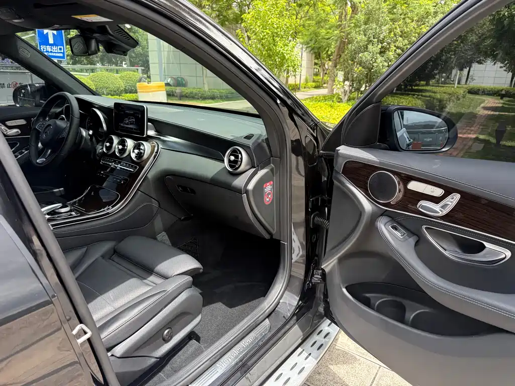 Mercedes-Benz GLC 2017 — фото 45