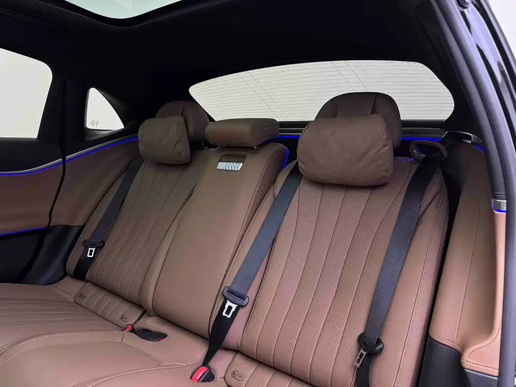 Mercedes-Benz E-Class 2024