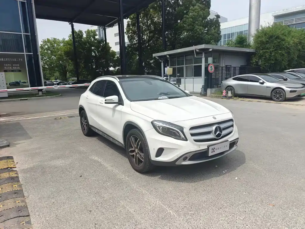 Mercedes-Benz GLA 2016