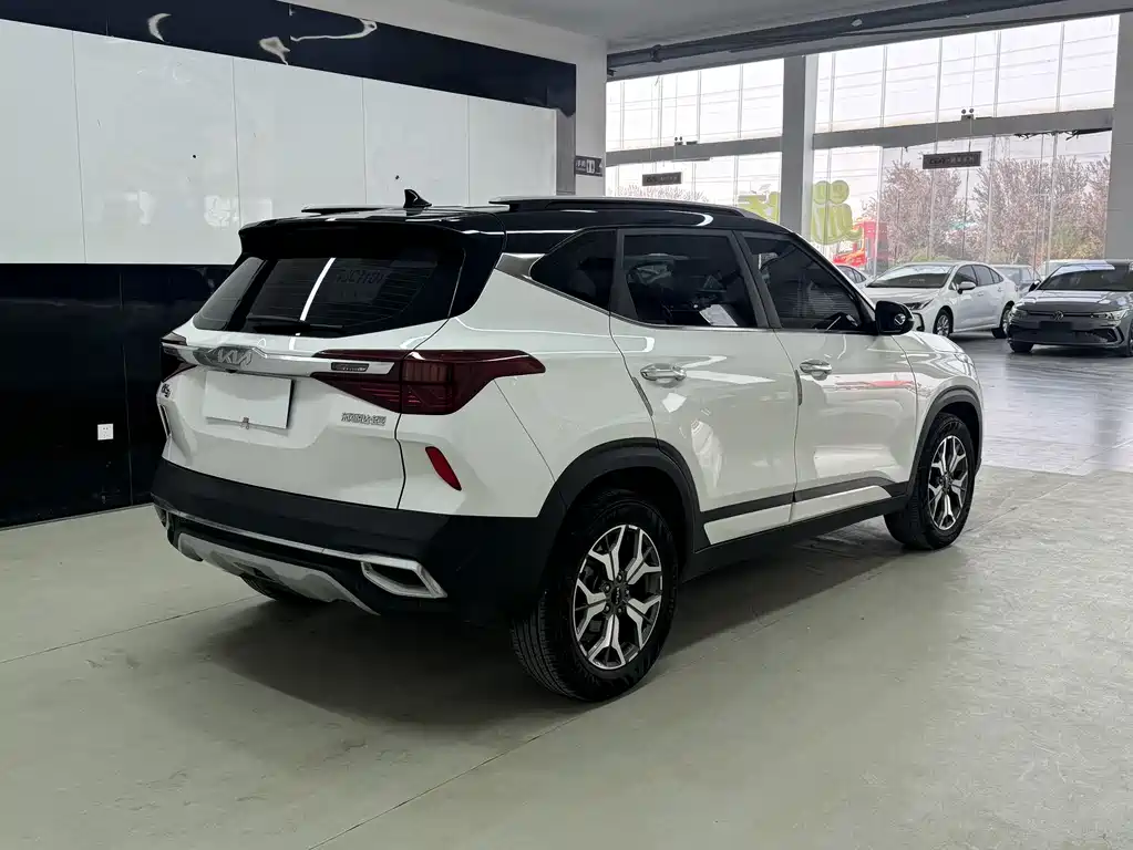 Kia KX3 2022 — фото 3