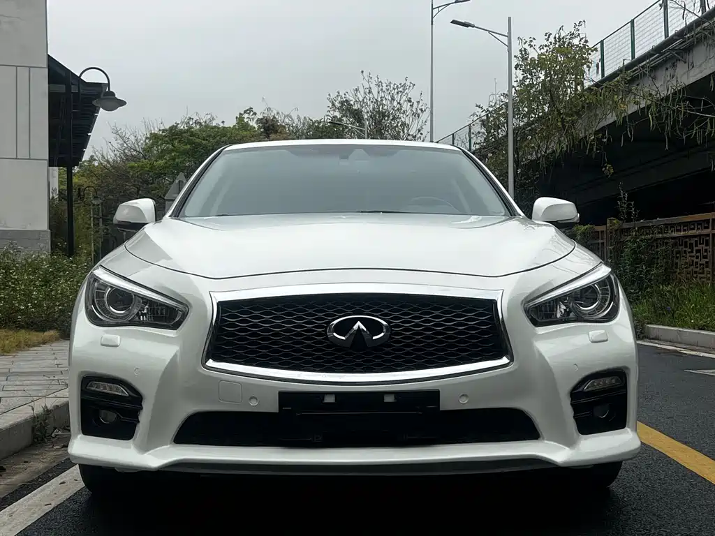 Infiniti Q50L 2017 — фото 2