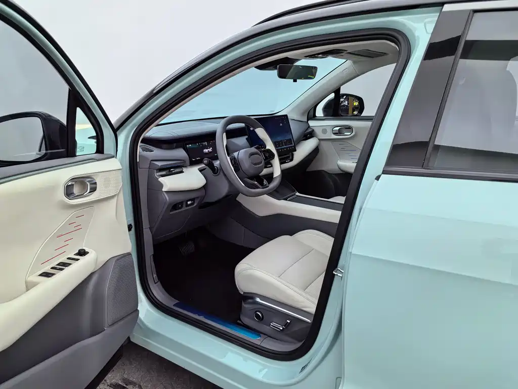 Lynk & Co 06 EM-P 2024 — фото 14