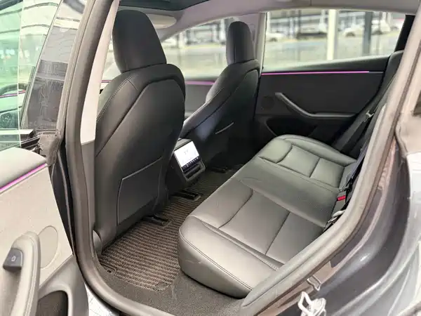 Tesla Model 3 2025