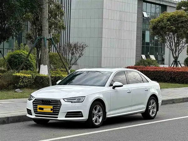 Audi A4L 2018