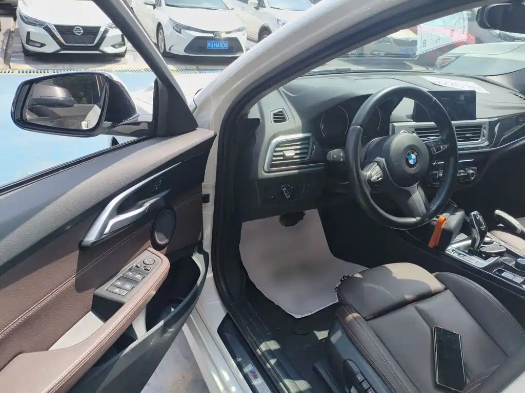 BMW 1 Series 2020 — фото 12