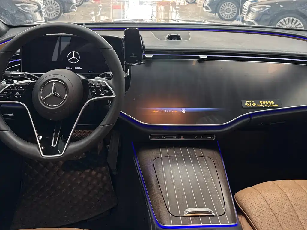 Mercedes-Benz E-Class 2024 — фото 12