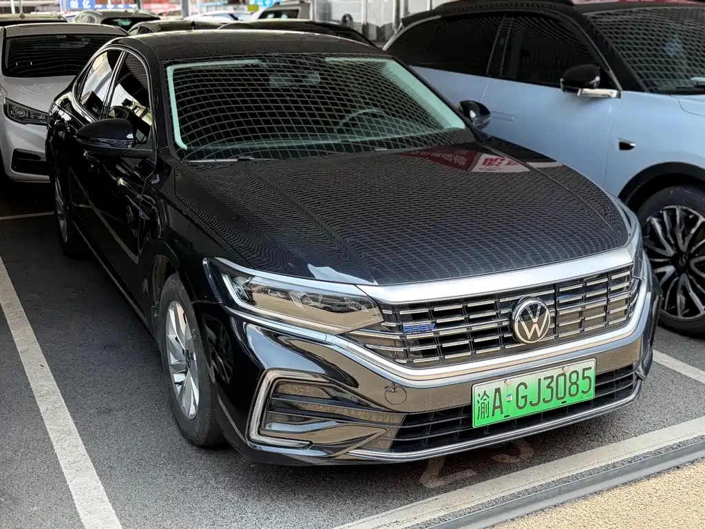 Volkswagen Passat PHEV 2022