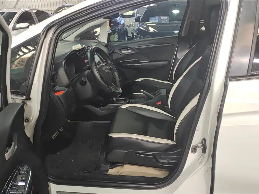 Honda Fit 2015 — фото 9