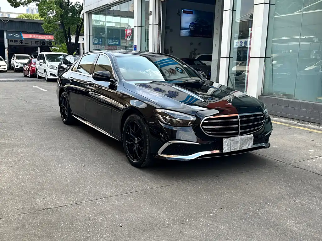 Mercedes-Benz E-Class 2023 — фото 3