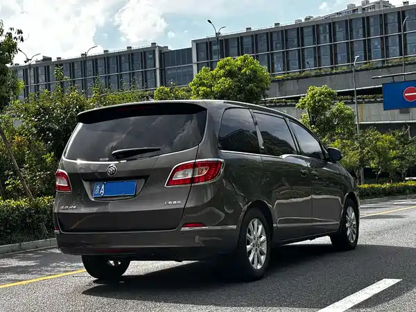 Buick GL8 2013