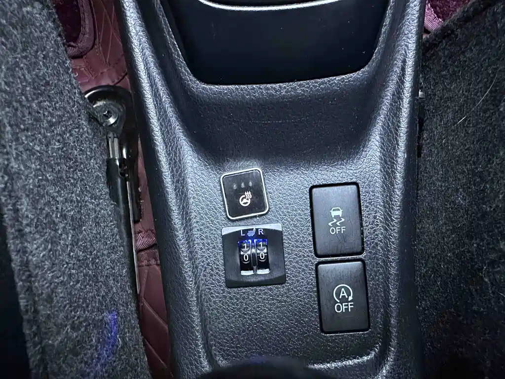 Toyota Yaris L 2022 — фото 15