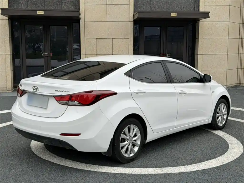 Hyundai Elantra Langdong 2017 — фото 10