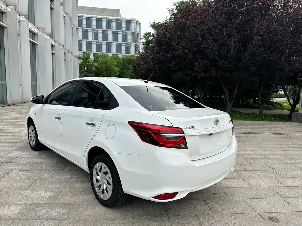 Toyota Vios 2022 — фото 6