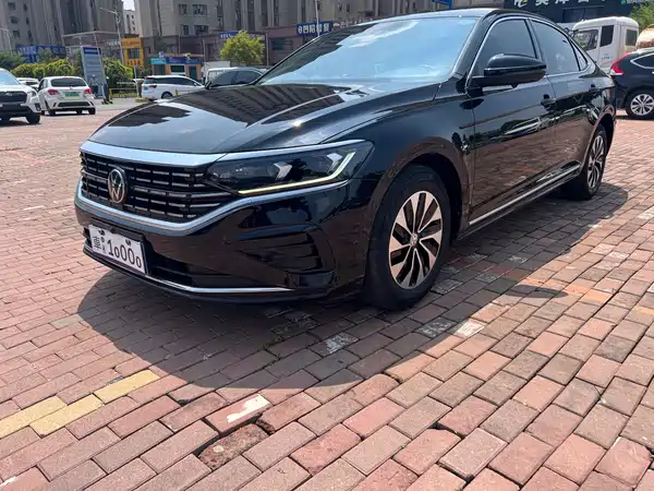 Volkswagen Passat 2023