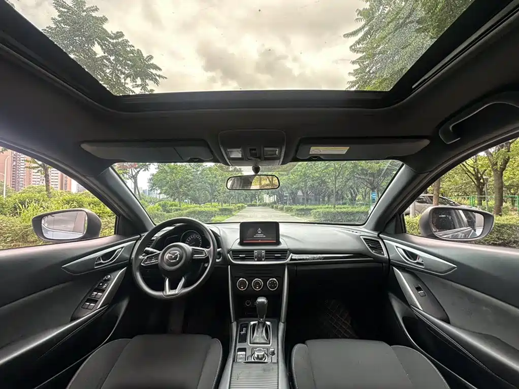 Mazda CX-4 2019 — фото 10