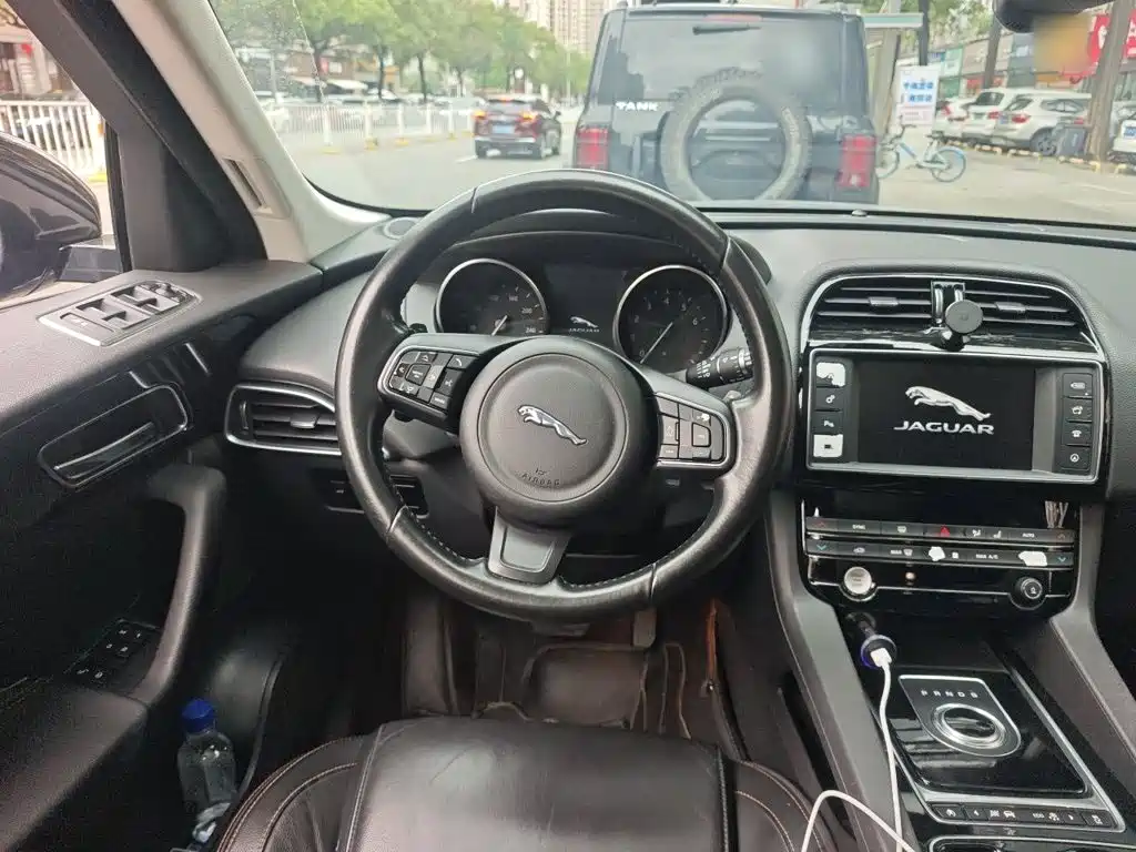 Jaguar F-PACE 2017