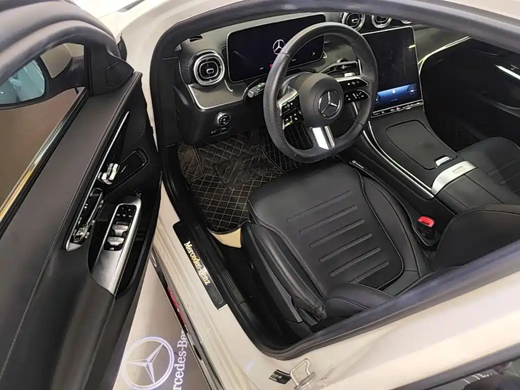 Mercedes-Benz C-Class 2023 — фото 16