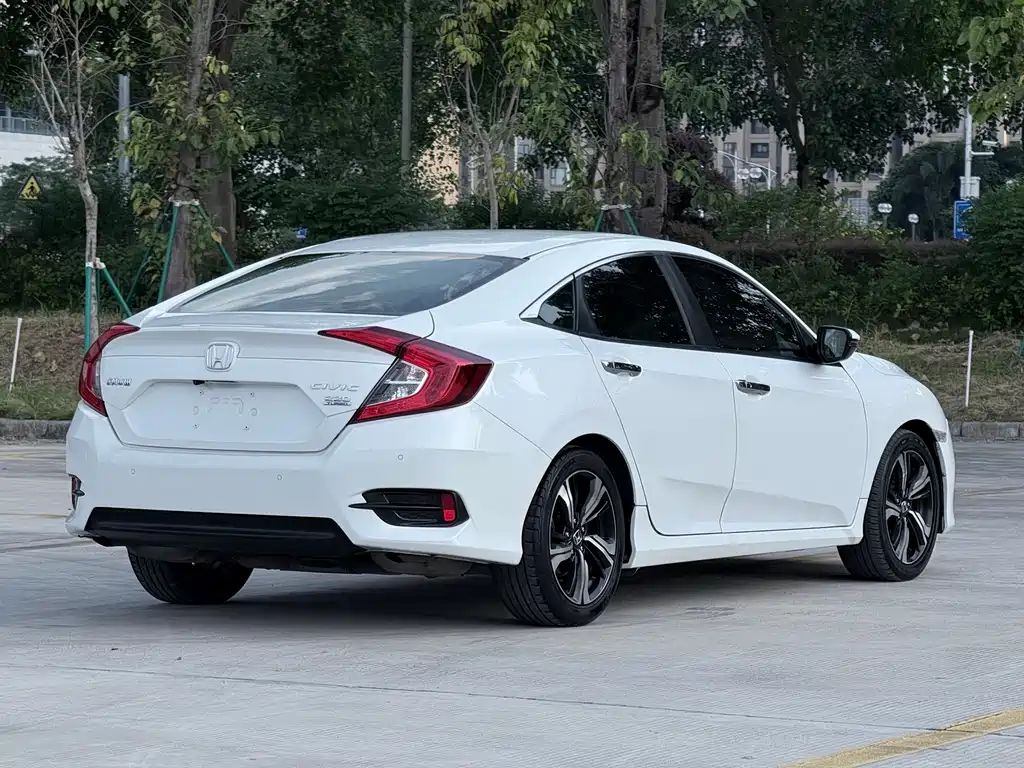 Honda Civic 2019 — фото 4