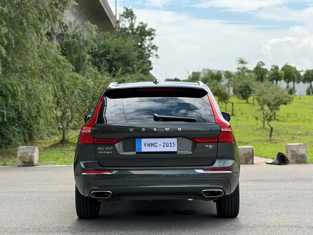 Volvo XC60 2021 — фото 19