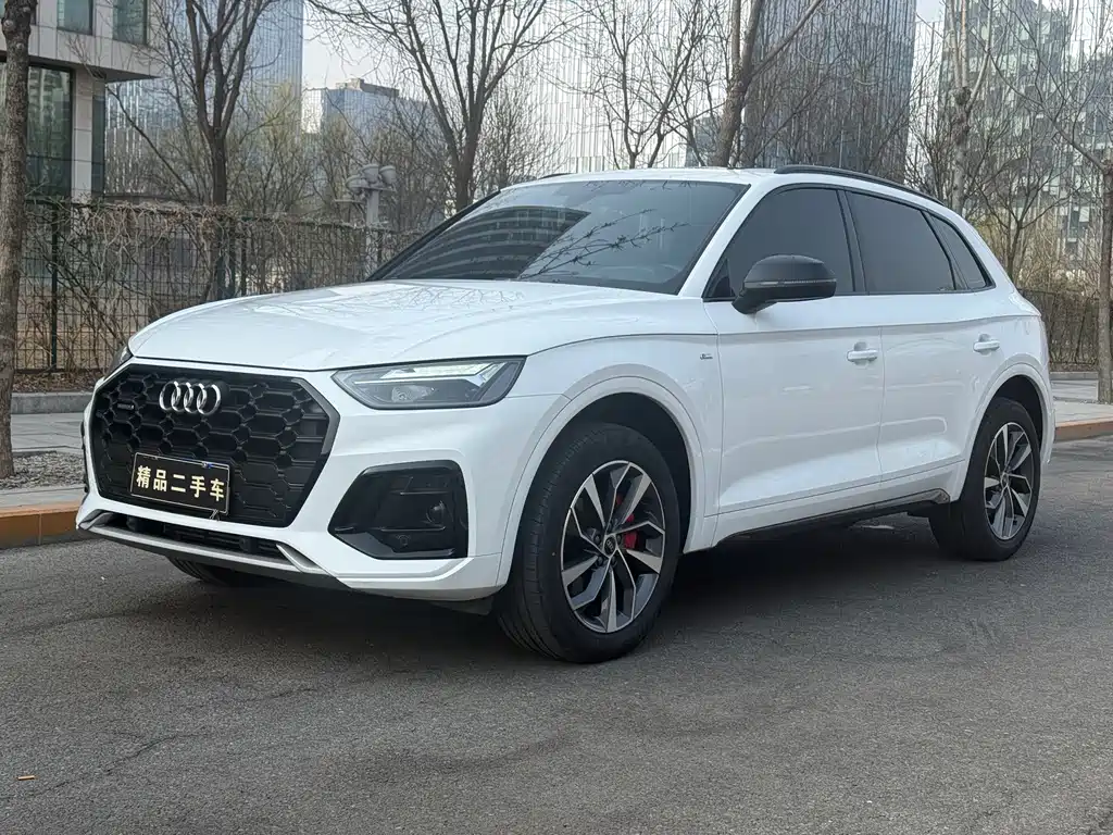 Audi Q5L 2023 — фото 1