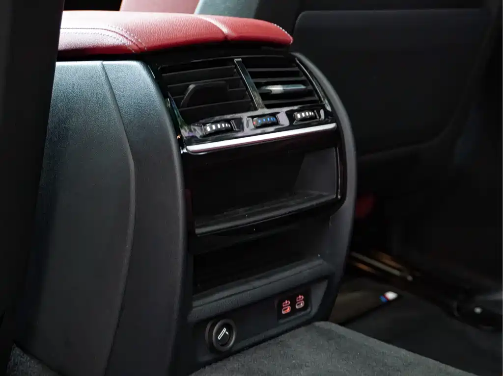 BMW 5 Series 2023 — фото 17