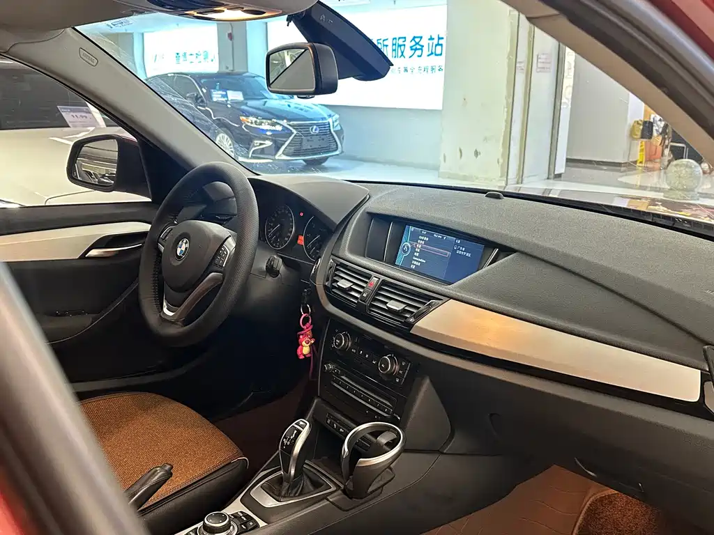 BMW X1 2015 — фото 12