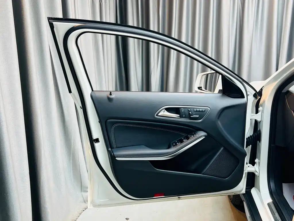 Mercedes-Benz GLA 2015