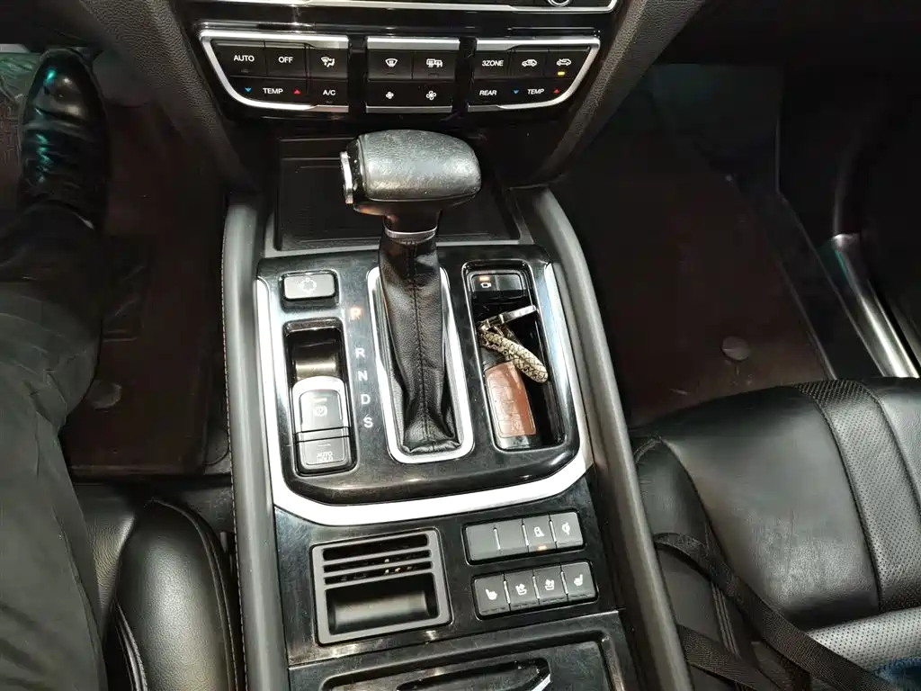 GAC Motor Trumpchi GS8 2017 — фото 14