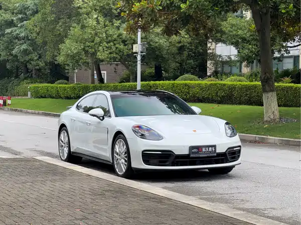 Porsche Panamera 2022