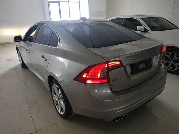 Volvo S60 2015