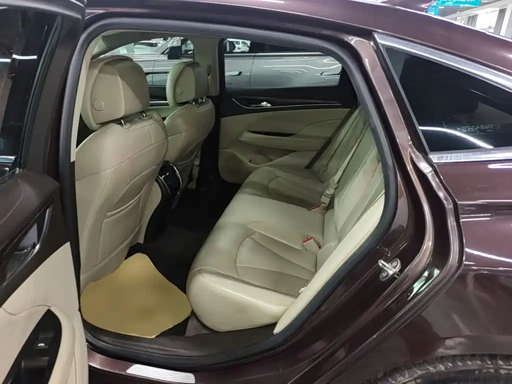 Buick LaCrosse 2017 — фото 17