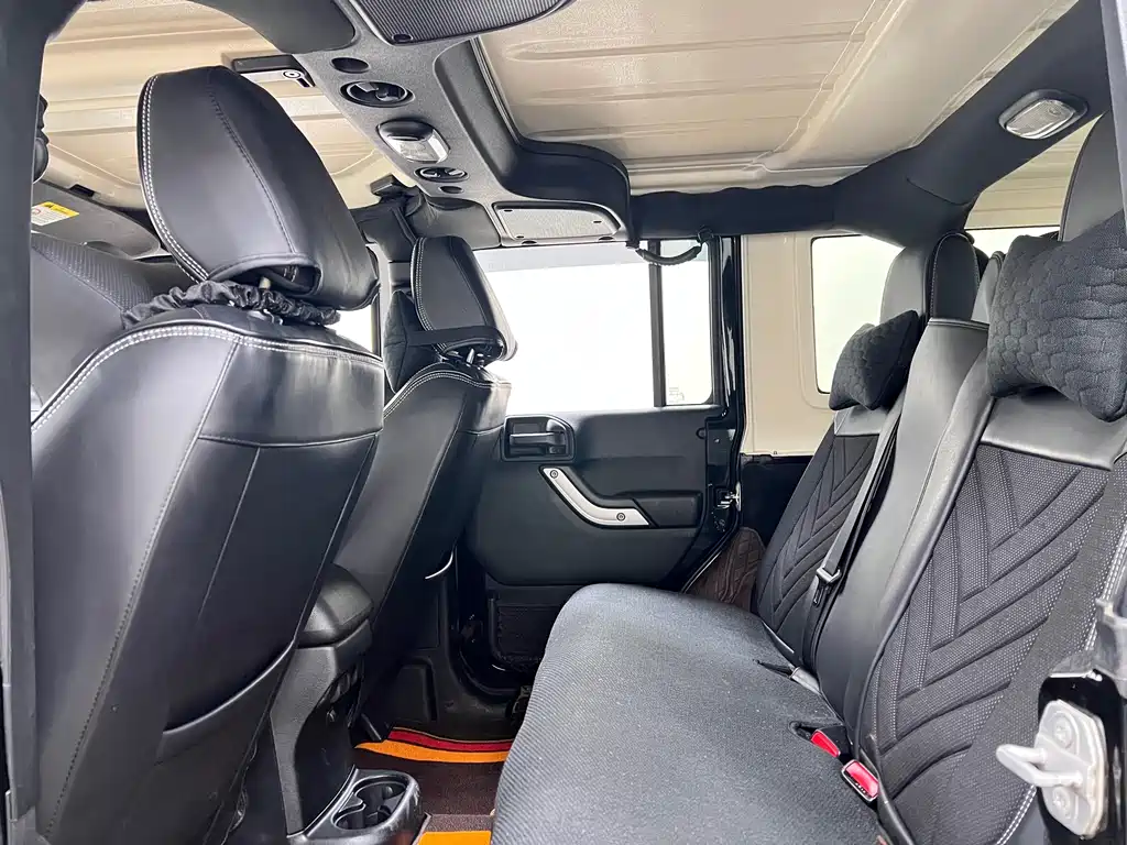 Jeep Wrangler 2019 — фото 17