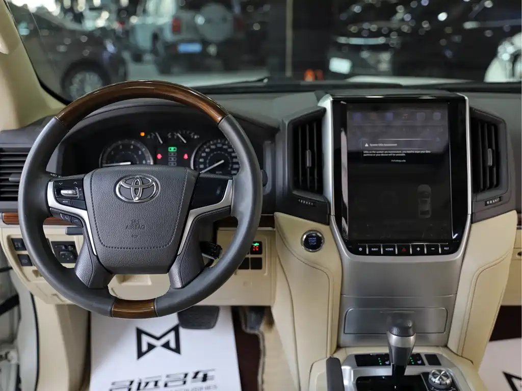 Toyota Land Cruiser 2017 — фото 10