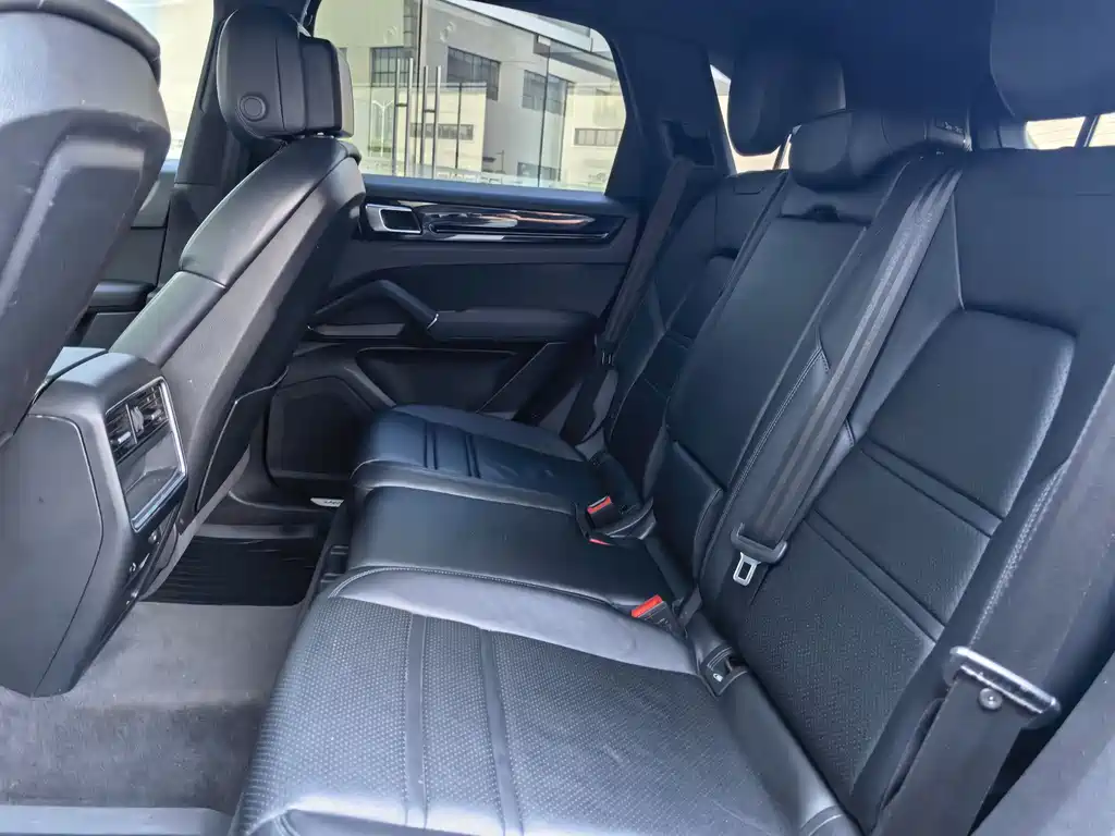 Porsche Cayenne 2019 — фото 13