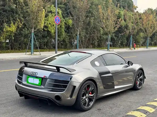 Audi R8 2012