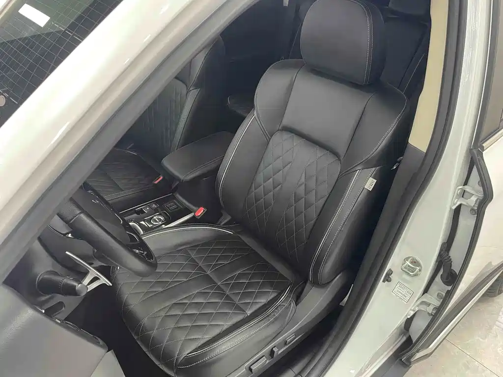 Mitsubishi Outlander 2021 — фото 15