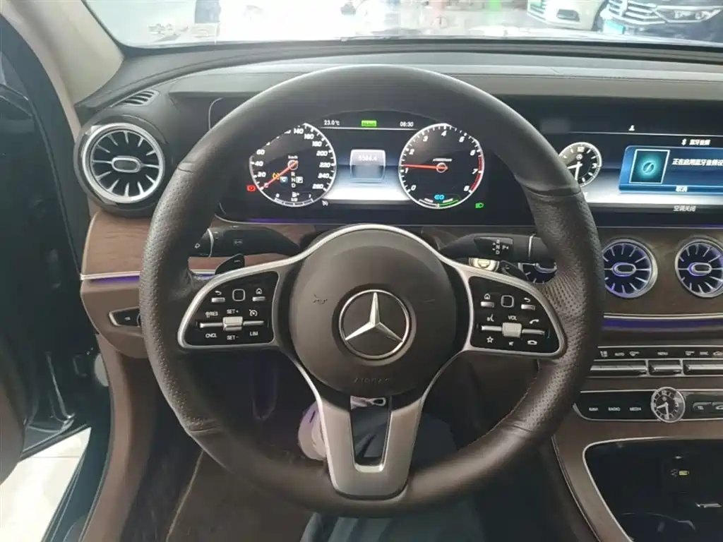 Mercedes-Benz E-Class 2019 — фото 11
