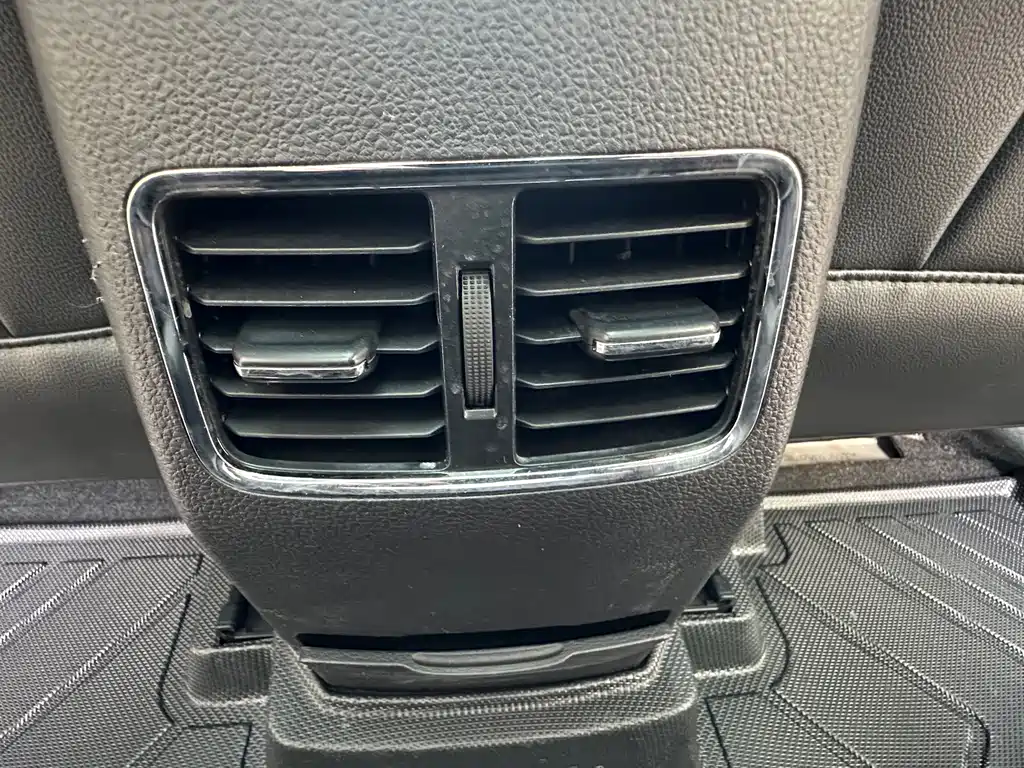 Roewe RX5 New Energy 2019 — фото 20