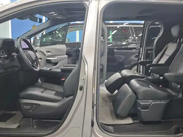 Toyota Sienna 2024