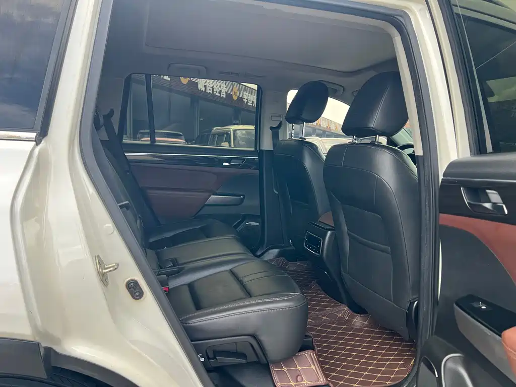GAC Motor Trumpchi GS8 2017 — фото 10