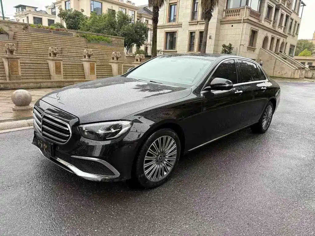 Mercedes-Benz E-Class 2023 — фото 1