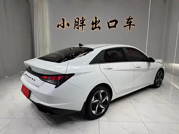 Hyundai Elantra 2023