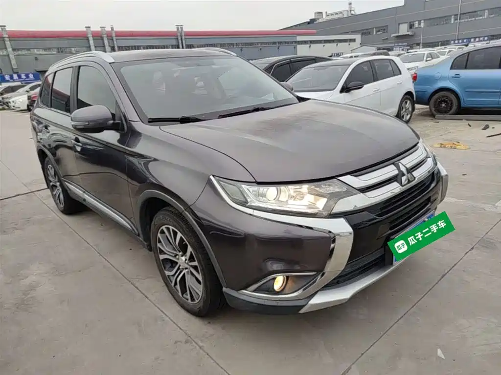Mitsubishi Outlander 2018 — фото 4